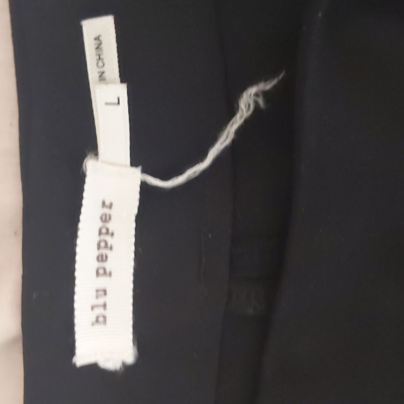 A line embroidered mini skirt - Picture 2 of 4